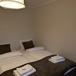Aurora Fjord View Escape Garden Sleeps 10 * Narvik