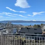 Aurora Fjord View Escape Garden Sleeps 10