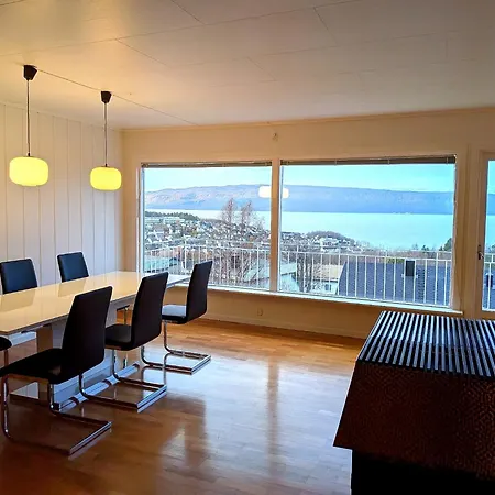 Hébergement de vacances Aurora Fjord View Escape Garden Sleeps 10