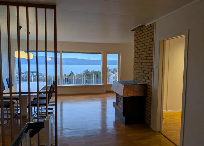 Aurora Fjord View Escape Garden Sleeps 10