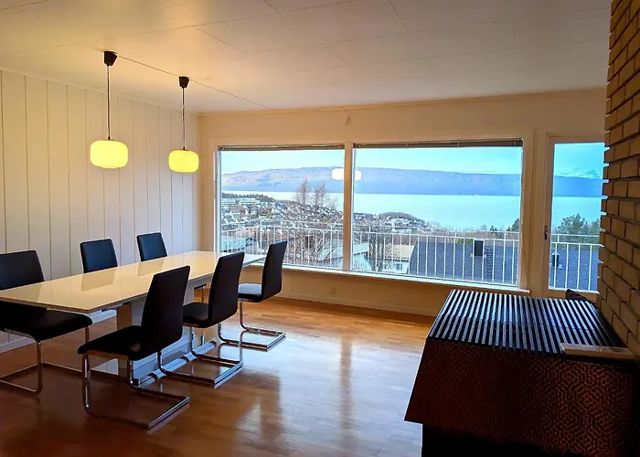 Holiday home Aurora Fjord View Escape Garden Sleeps 10