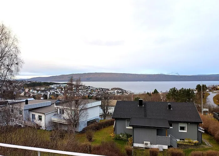 Holiday home Aurora Fjord View Escape Garden Sleeps 10 Narvik